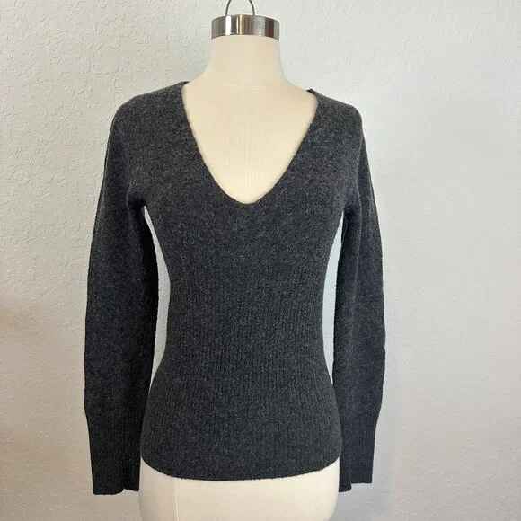 Victoria's Secret M Angel Boucle Fitted Charcoal Grey Cozy Warm Sweater - Picture 1 of 7